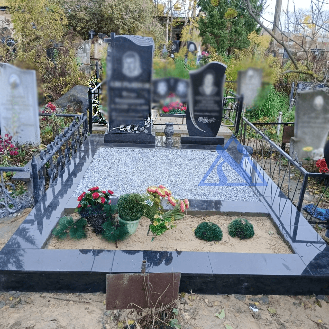 Изготовление и установка памятников и гранитных комплексов